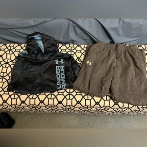 2 piece bundle Under Armor YMD fleece hoodie sweatshirt and sweat pants